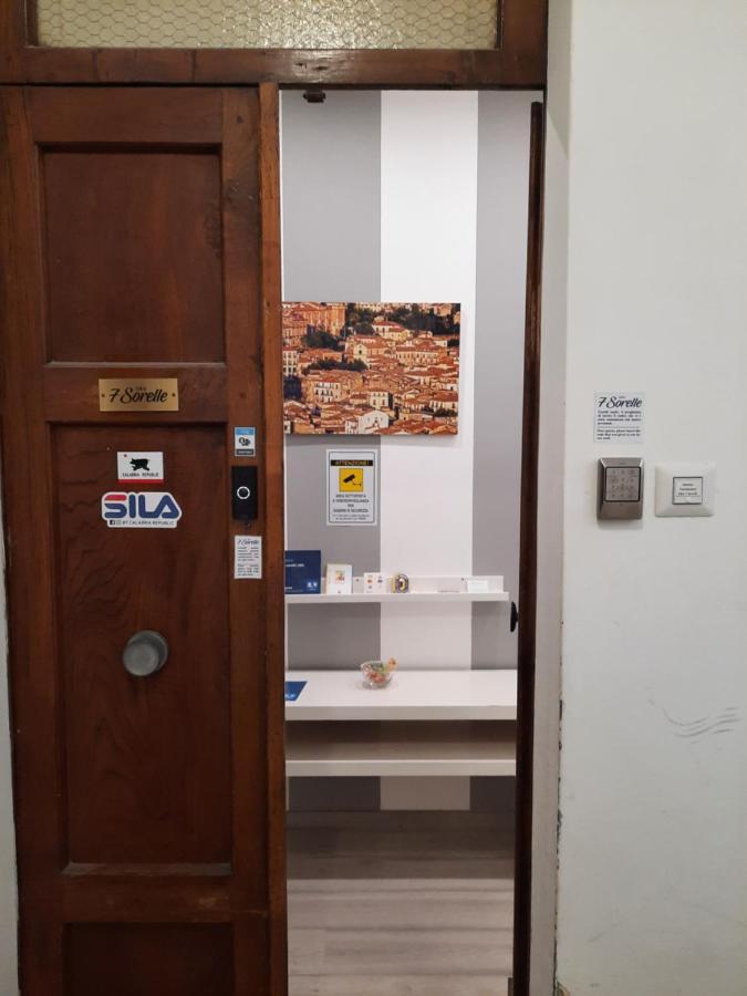"7 Sorelle B&B" Camere In Pieno Centro Citta Con Bagno Privato, Free High Speed Wi-Fi, Netflix Cosenza Exterior foto