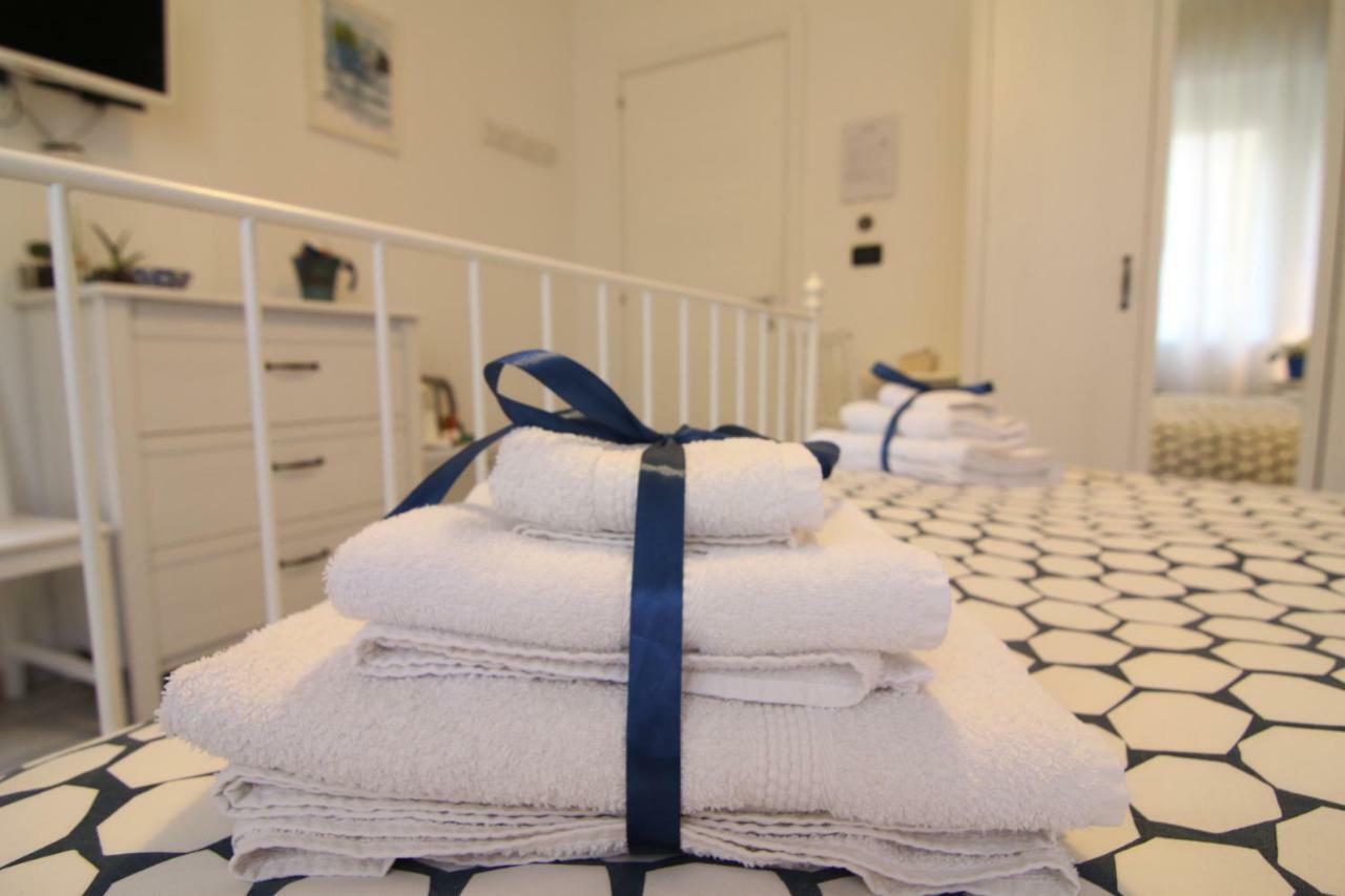 "7 Sorelle B&B" Camere In Pieno Centro Citta Con Bagno Privato, Free High Speed Wi-Fi, Netflix Cosenza Exterior foto