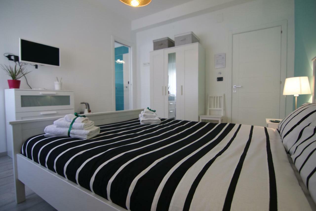 "7 Sorelle B&B" Camere In Pieno Centro Citta Con Bagno Privato, Free High Speed Wi-Fi, Netflix Cosenza Exterior foto