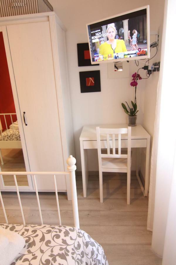 "7 Sorelle B&B" Camere In Pieno Centro Citta Con Bagno Privato, Free High Speed Wi-Fi, Netflix Cosenza Exterior foto
