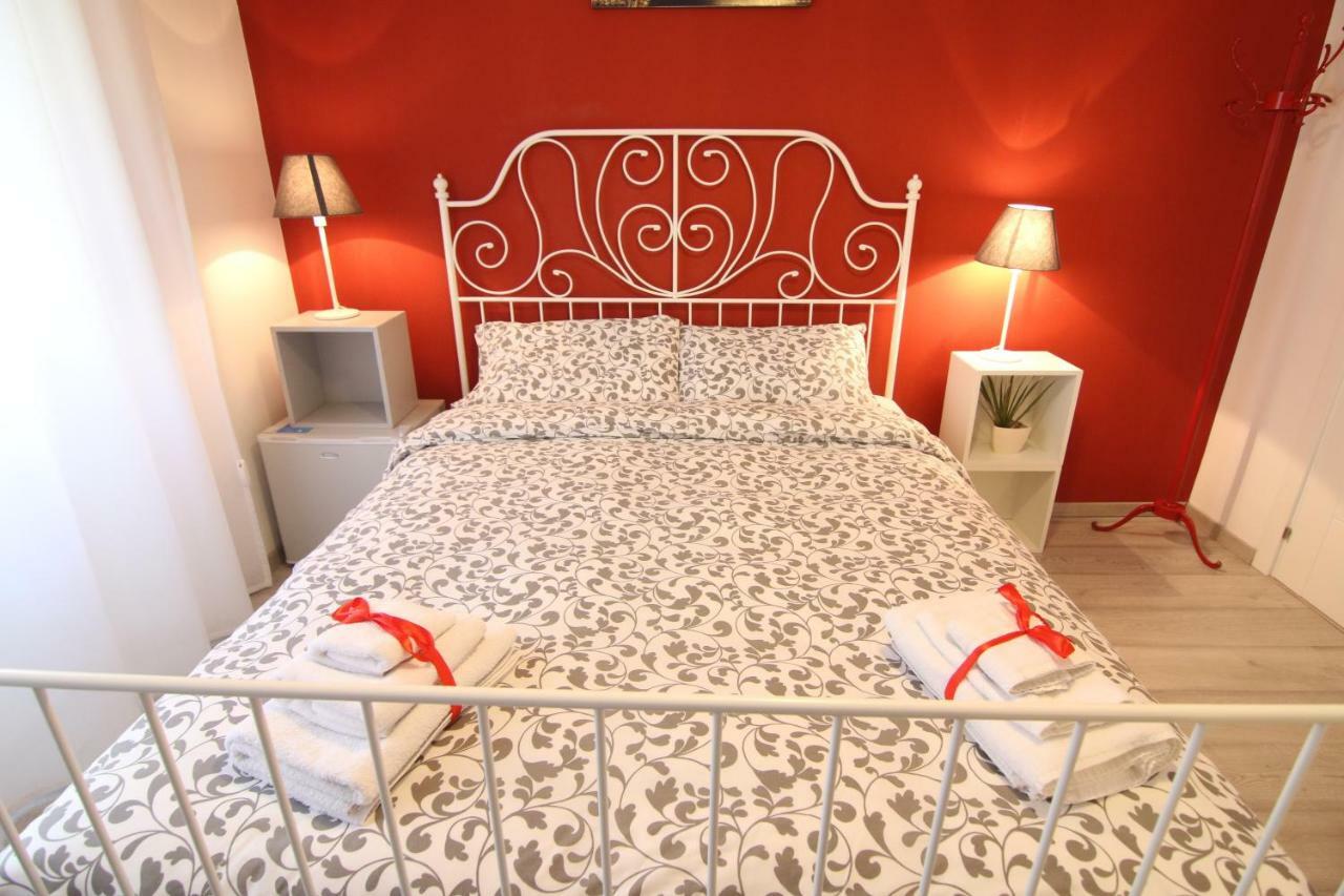 "7 Sorelle B&B" Camere In Pieno Centro Citta Con Bagno Privato, Free High Speed Wi-Fi, Netflix Cosenza Exterior foto