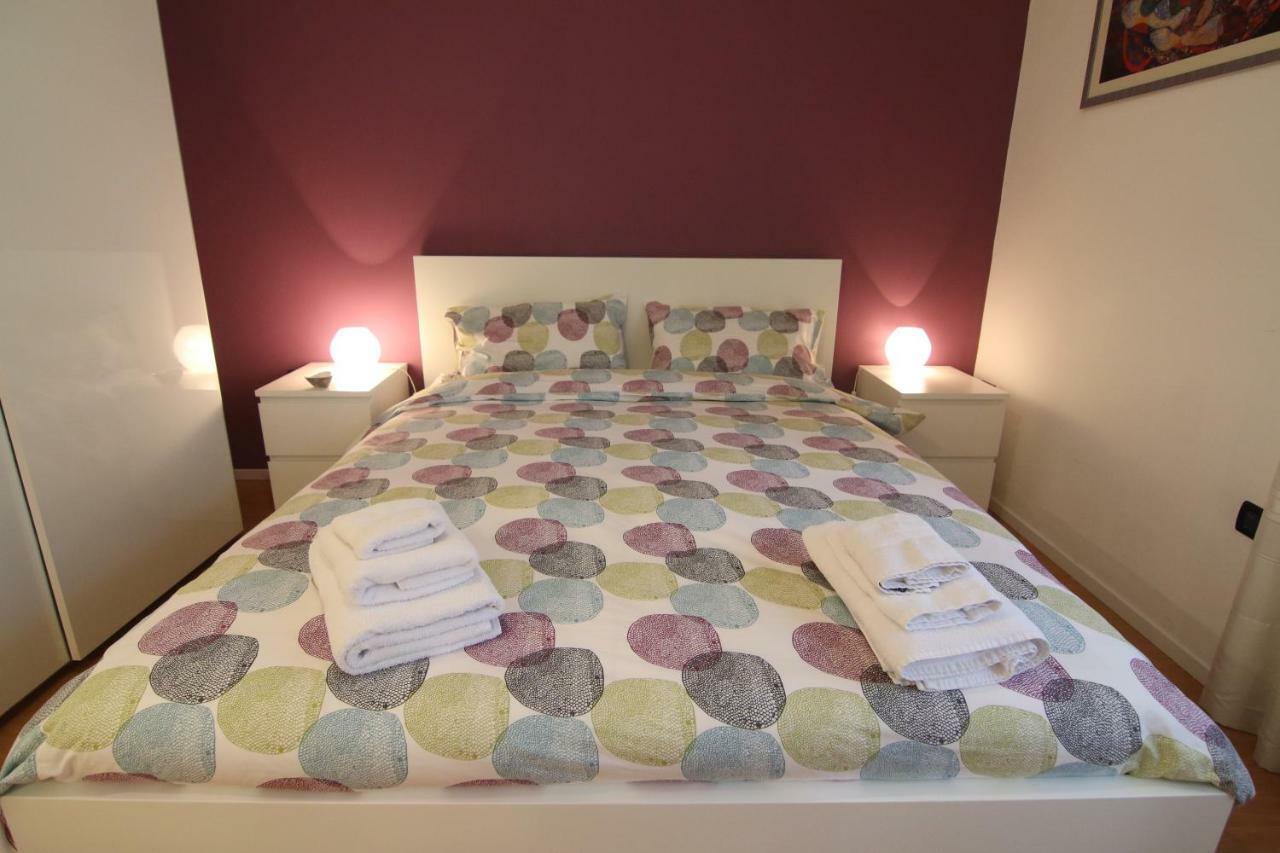 "7 Sorelle B&B" Camere In Pieno Centro Citta Con Bagno Privato, Free High Speed Wi-Fi, Netflix Cosenza Exterior foto